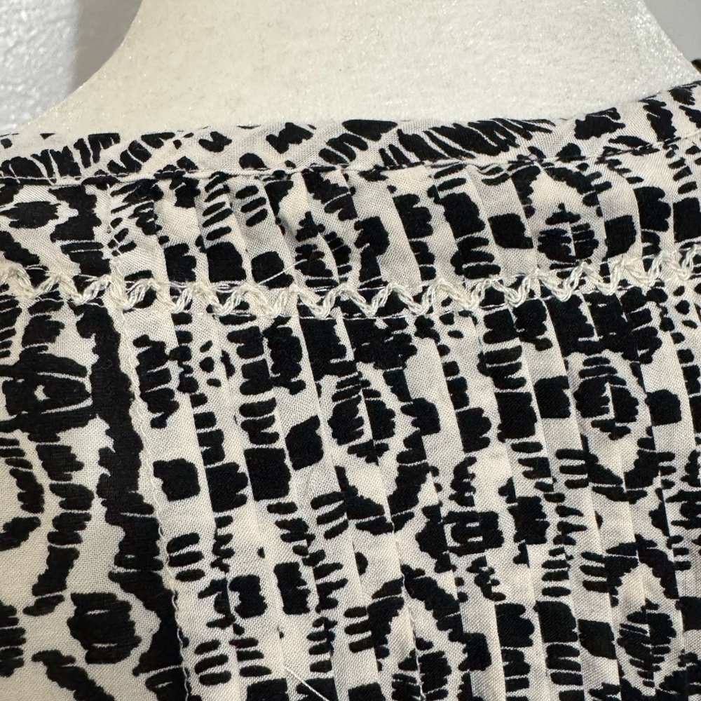 Anthropologie Vanessa Virginia pattern top size 0 - Picture 5 of 10